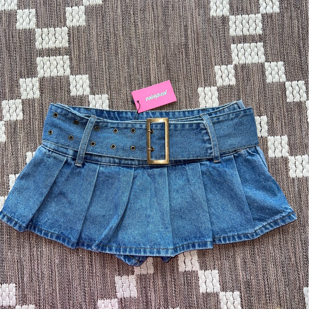 Edikted NWT Blue Denim Pleated Micro Skort